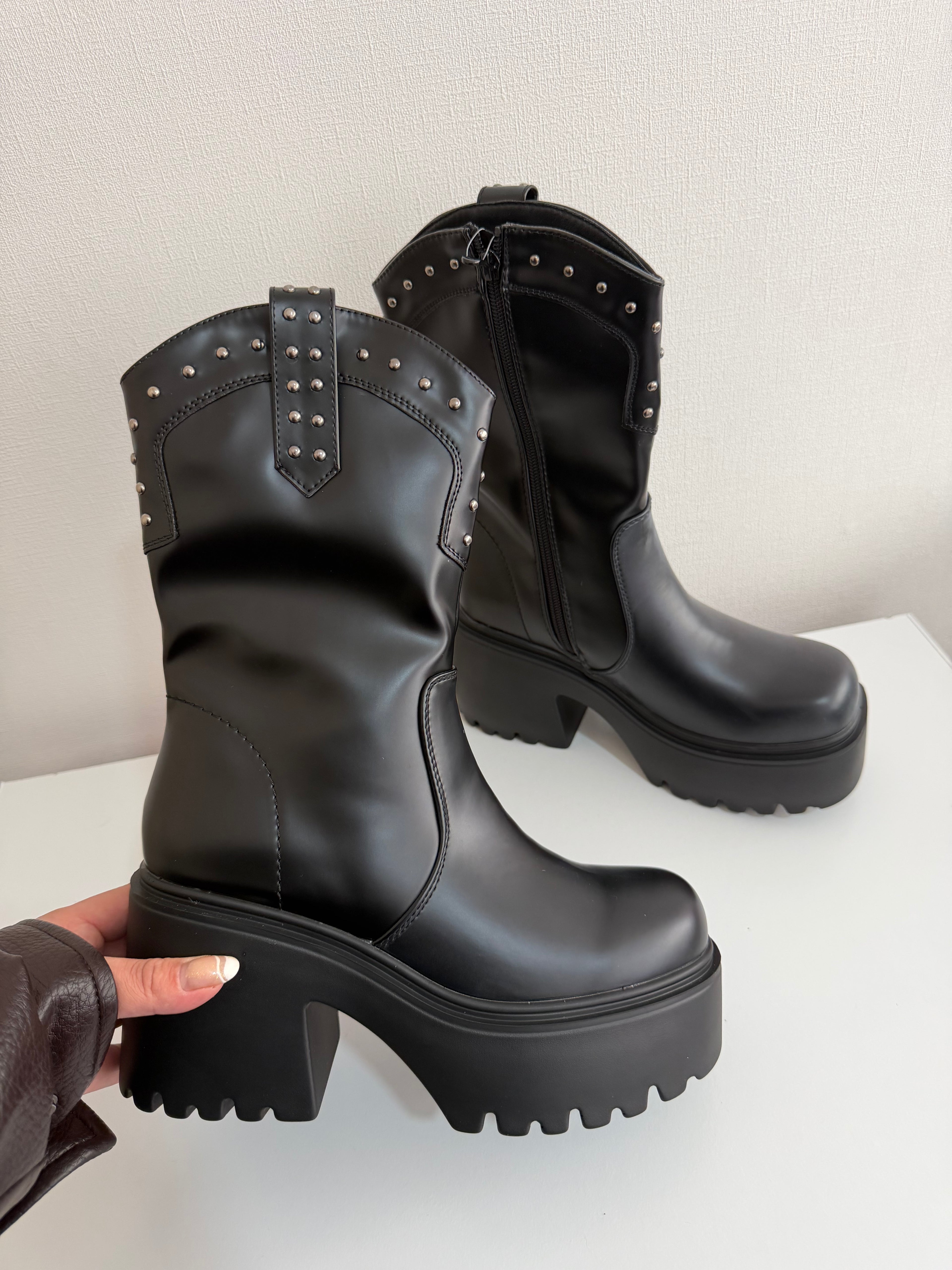 Botas Plataforma Tachas Black 🖤