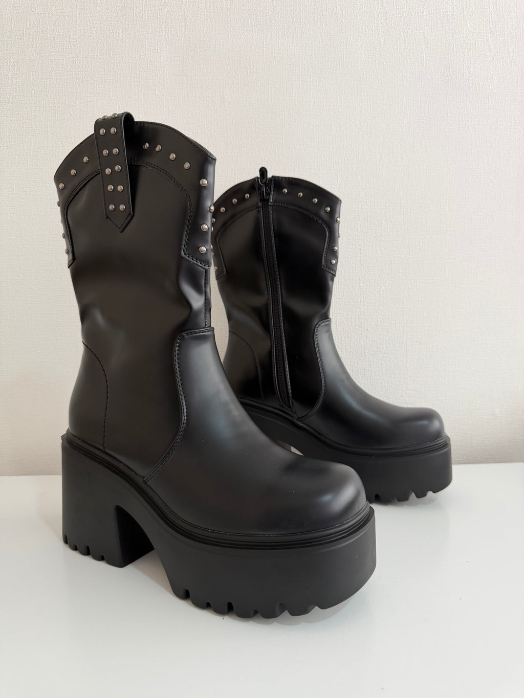 Botas Plataforma Tachas Black 🖤