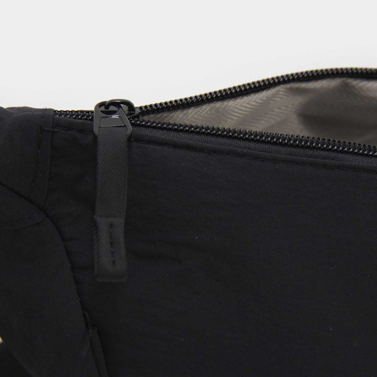 🖤 Banano Impermeable – Negro Clásico