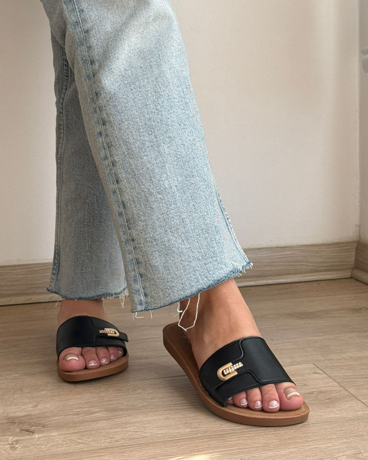 Sandalias Planas Color Negro