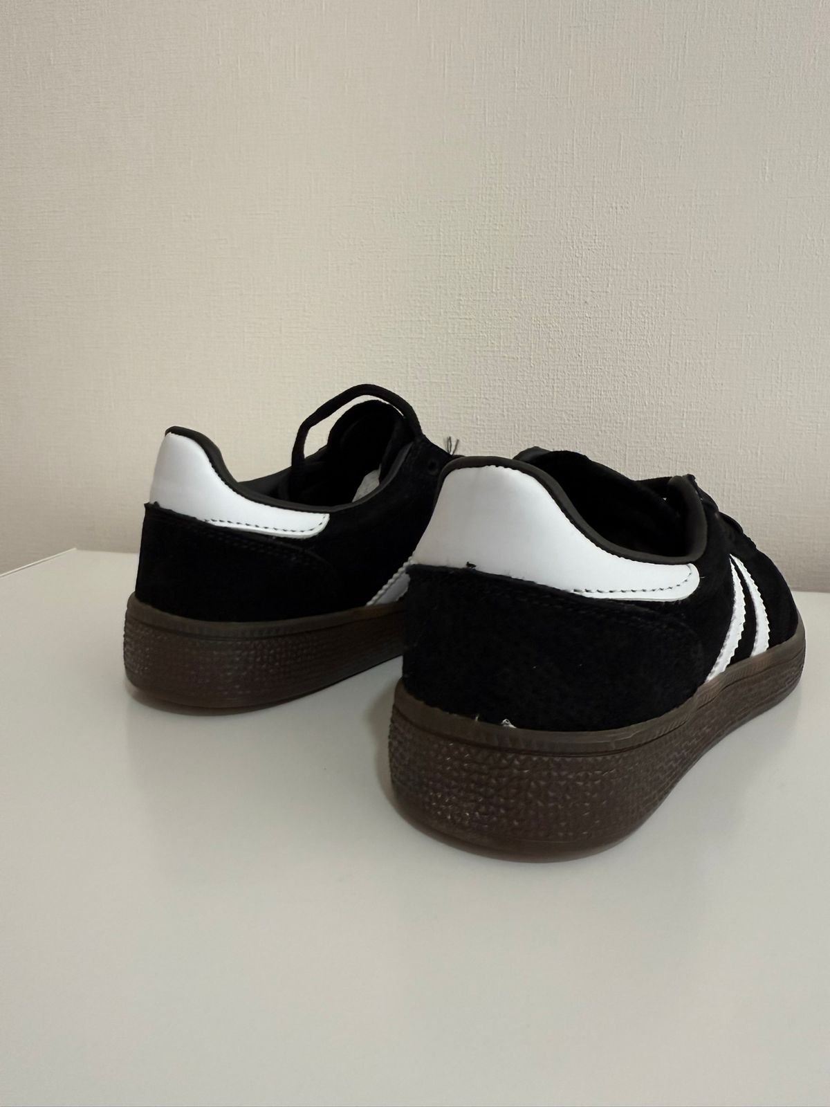 Zapatillas estilo Samba de cuero